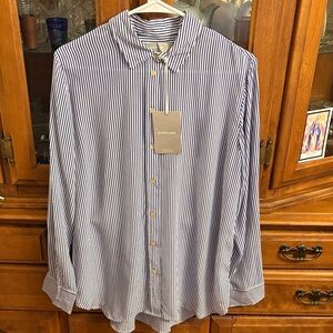 Everlane Must-Have Silk Shirt